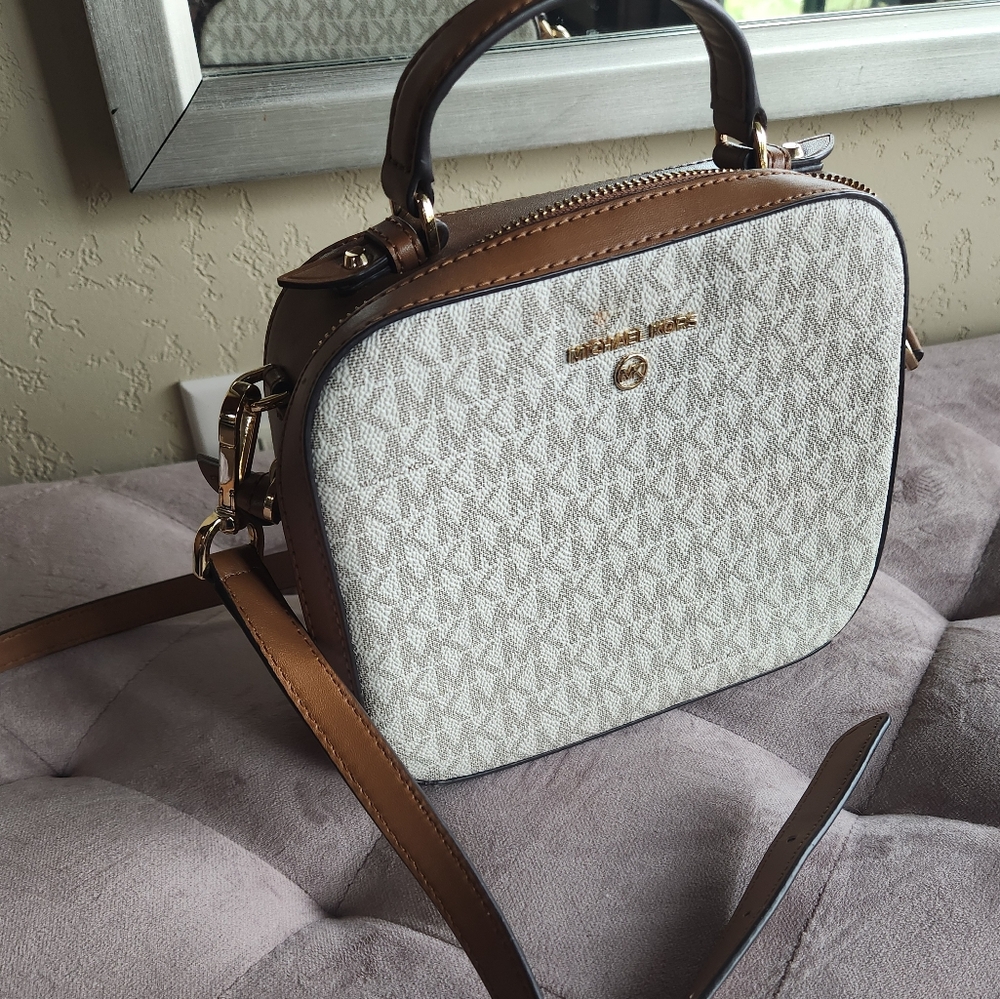 Michael Kors Crossbody Bag